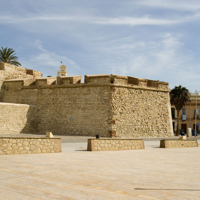 Imagen de la actuación 'Limpieza y Adecuación de murallas y baluartes de San José Bajo, San Fernando, Falsabraga y fosos de Carneros y Hornabeque'