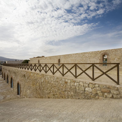 Imagen de la actuación 'Limpieza y Adecuación de murallas y baluartes de San José Bajo, San Fernando, Falsabraga y fosos de Carneros y Hornabeque'