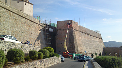 Imagen de la actuación 'Restauración de los Parapetos de las Murallas entre San Bernardo y Santa Tecla'