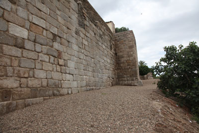 Imagen de la actuación 'Restauración de los tramos 6/7 y torres 7/8 del lienzo occidental de la Muralla de Coria'