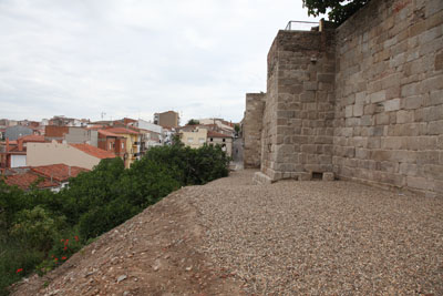 Imagen de la actuación 'Restauración de los tramos 6/7 y torres 7/8 del lienzo occidental de la Muralla de Coria'