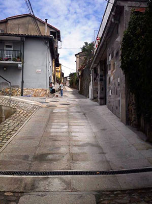 Imagen de la actuación 'Urbanización y supresión de barreras arquitectónicas en las calles Pescaderías y Zapaterías de Monforte de Lemos'