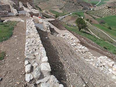 Imagen de la actuación 'Conservación y puesta en valor de las estructuras arqueológicas del cerro del castillo de Montejicar, y restauración del paisaje de su entorno'