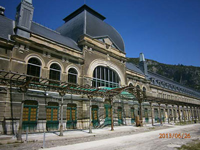 Imagen de la actuación 'Restauración para uso público de los andenes perimetrales y el vestíbulo de la estación internacional de Canfranc'