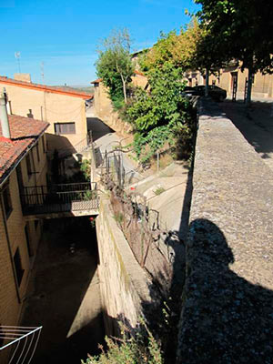 Imagen de la actuación 'Restauración de las murallas de Briones: cercas entre la puerta de la Concepción y la ermita del Cristo'