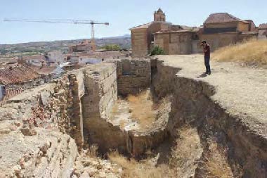 Imagen de la actuación 'Restauración del recinto inferior de la alcazaba de Guadix, adecuación de accesos y apertura de su puerta este'