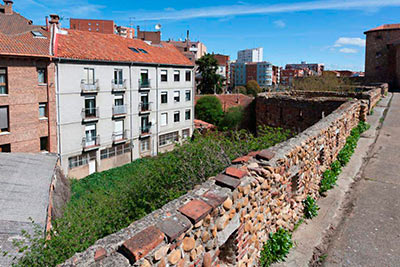 Imagen de la actuación 'Plan muralla romana de León 2018-2019: La era del Moro y el lienzo norte de la muralla romana colindante con ella'