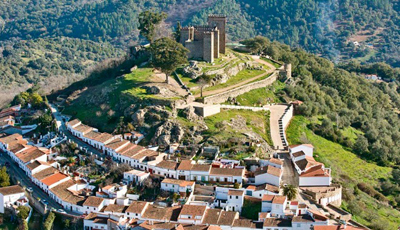 Imagen de la actuación 'Recuperación de cerca exterior ladera norte y trabajos de pavimentación en el Castillo'